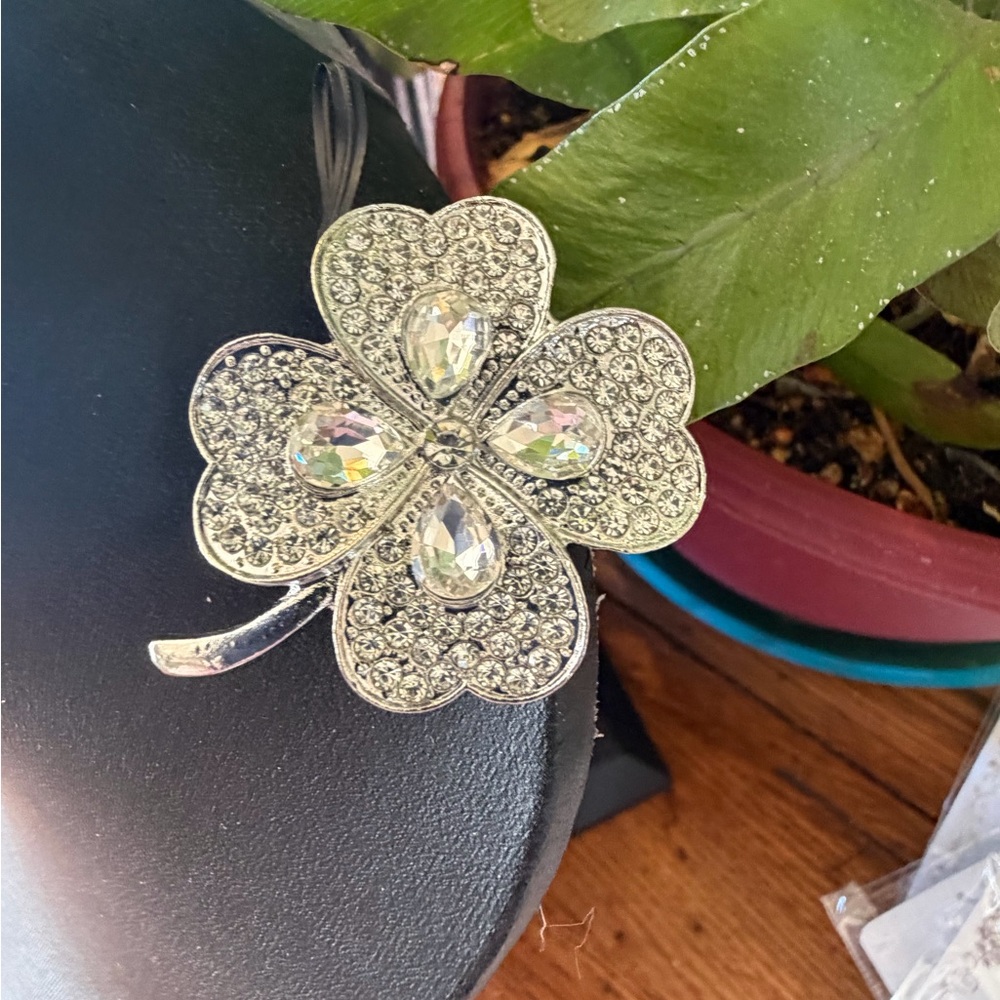 Elegant Silver Clover Brooch